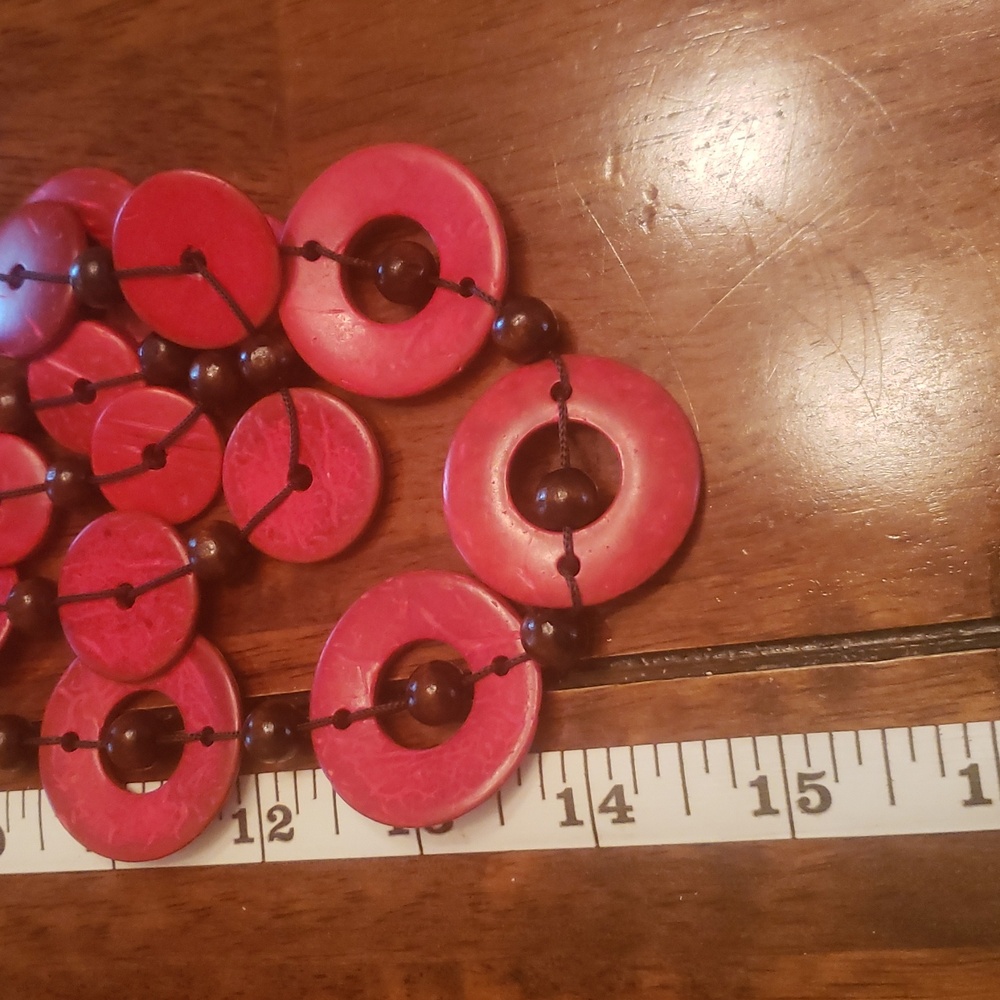 Chic Multi-Strand Red Disc Necklace - Picture 4 of 4
